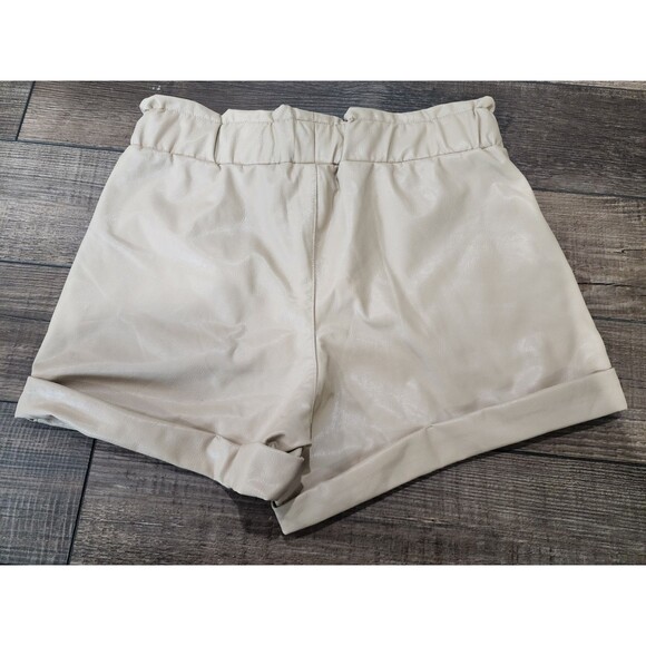 Sincerely Jules faux leather Tan pleated shorts size Small - Picture 2 of 6